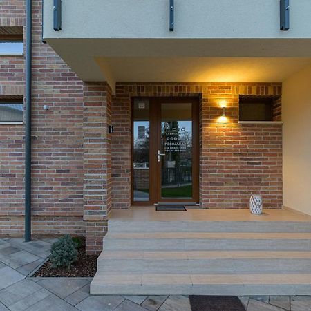 Hidfo Apartman-Nyugalom Szigetei Gyula Exterior foto