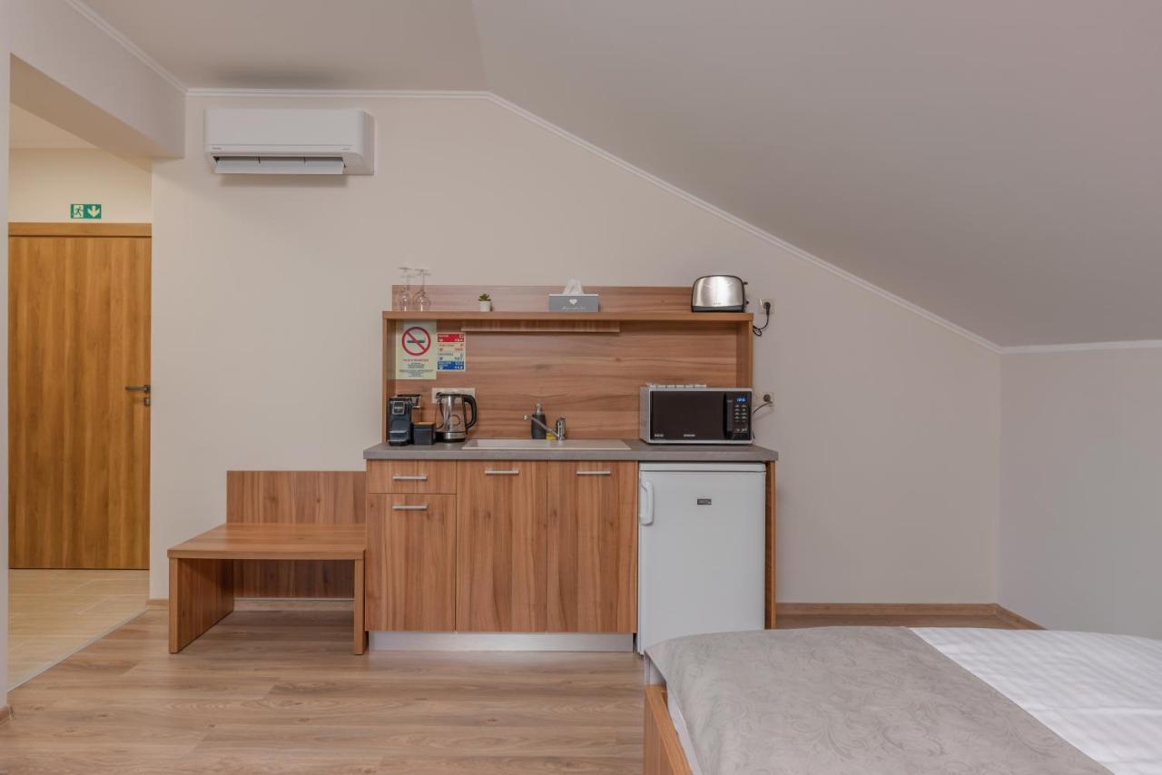 Hidfo Apartman-Nyugalom Szigetei Gyula Exterior foto
