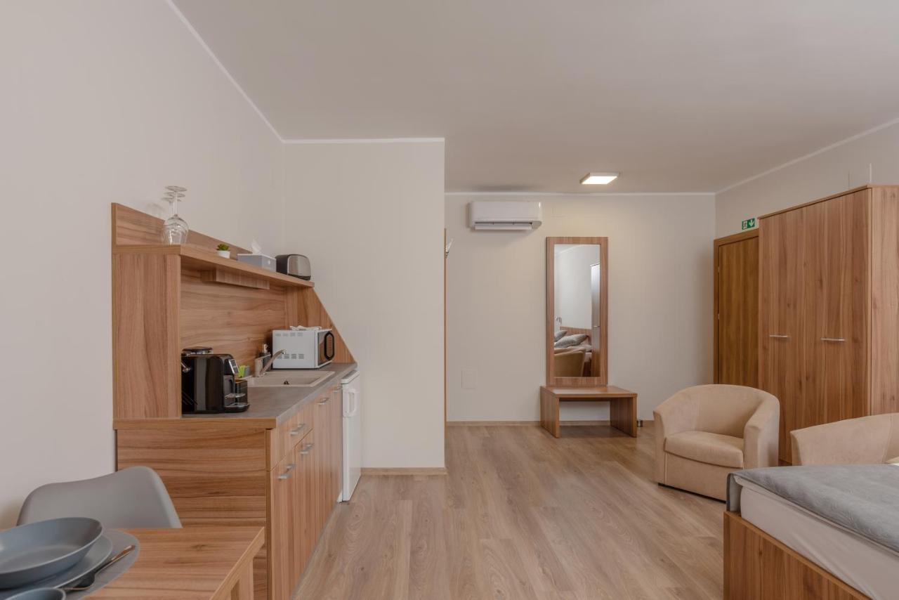 Hidfo Apartman-Nyugalom Szigetei Gyula Exterior foto