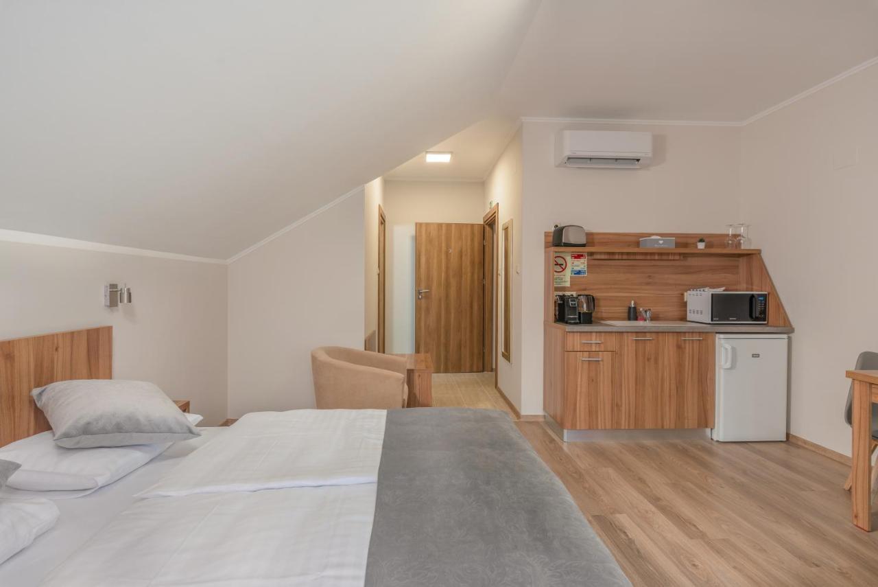 Hidfo Apartman-Nyugalom Szigetei Gyula Exterior foto