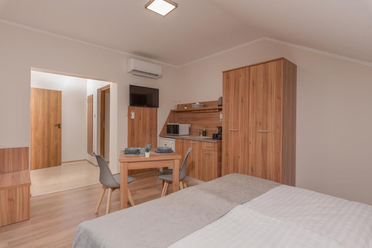 Hidfo Apartman-Nyugalom Szigetei Gyula Exterior foto